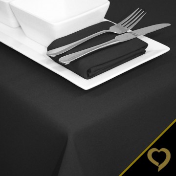 black-tablecloths-heart_2